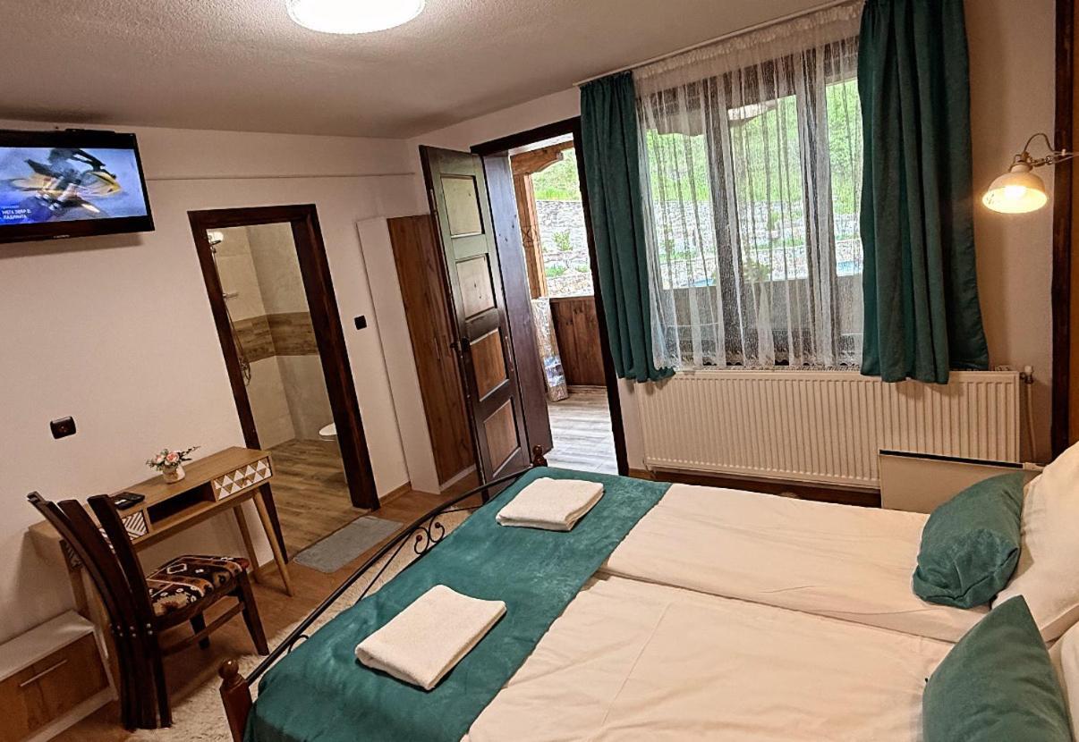 Rooms In Leshten Exterior photo